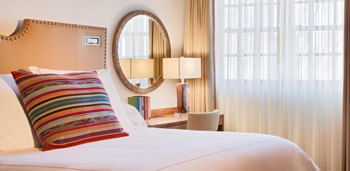Chambre Lit King-Size - Accessible aux Personnes à Mobilité Réduite